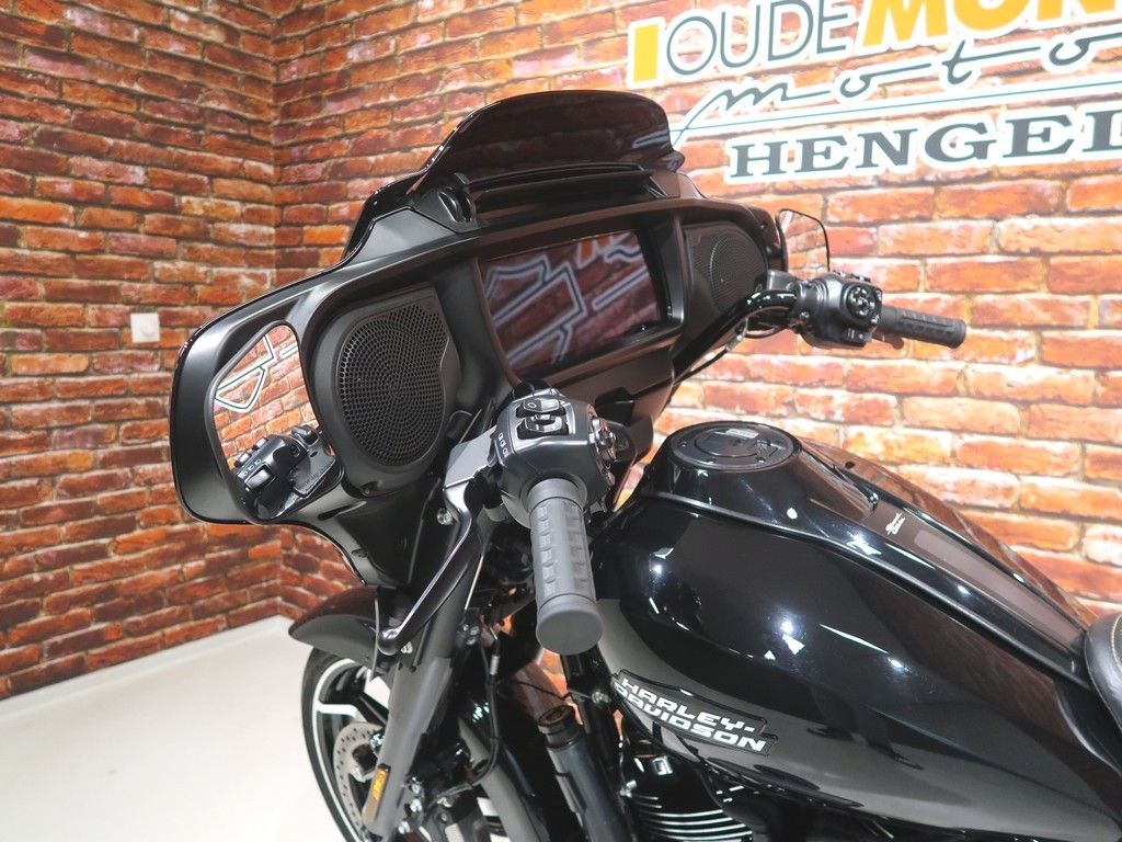 FLHX Street Glide 117